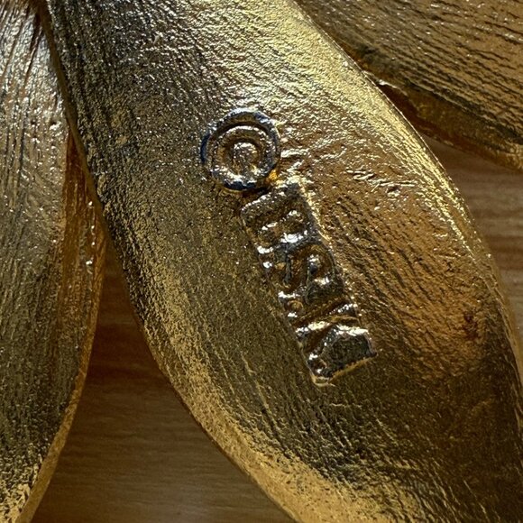 Vintage Gold-Tone Flower Brooch Pin By BSK - Picture 3 of 5